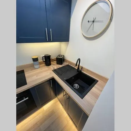 Apartment Beautiful Tiny House: Whitsun *